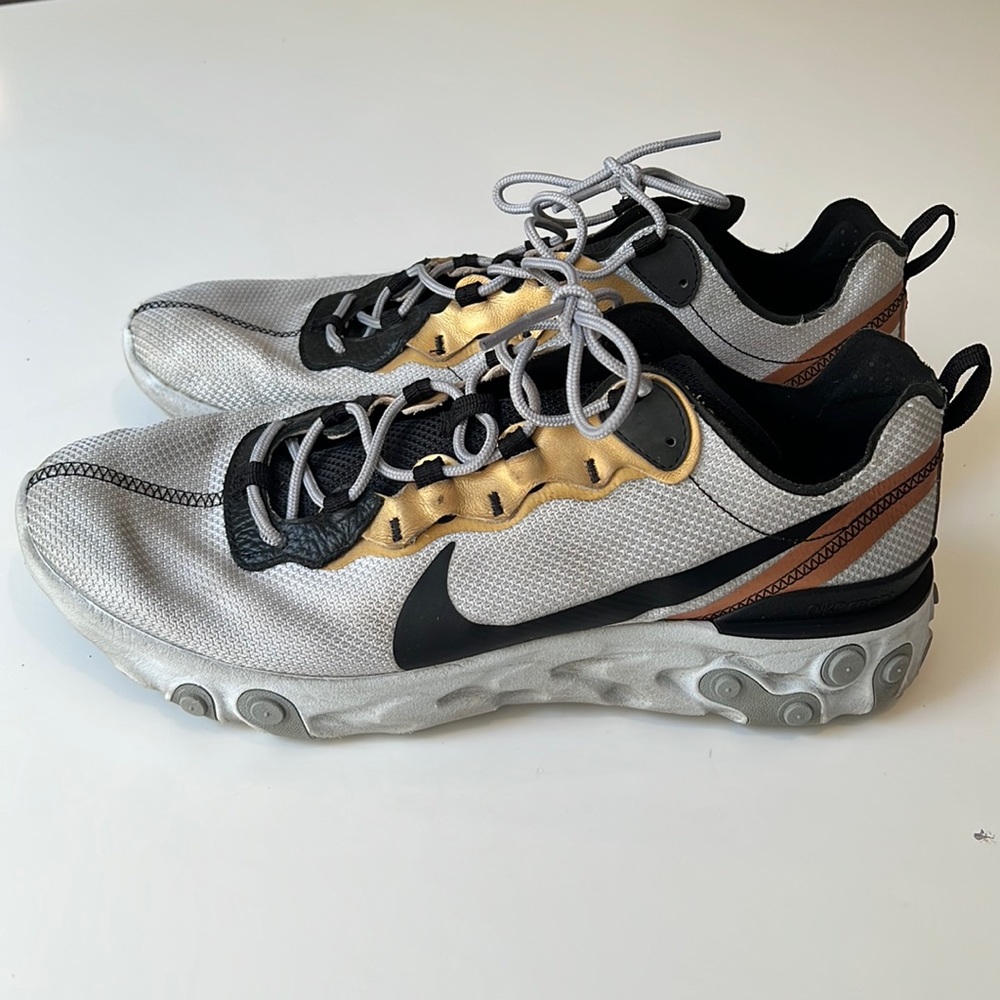 NIKE REACT sneakers
